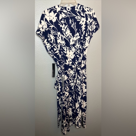 Maggy London Odette Wrap Dress Size 18 Women leaf Print Matte Jersey Preppy, NWT - Picture 2 of 4